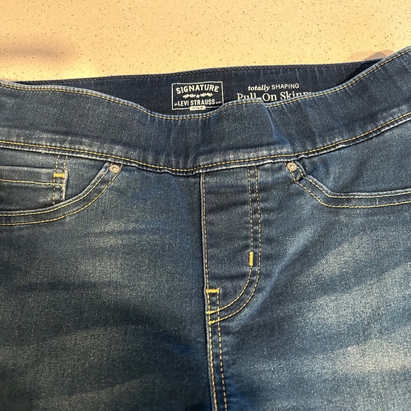 🌷Levi Strauss Shaping Pull on Skinny jeans NWOT - Picture 8 of 8